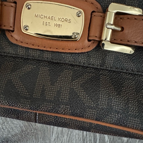 Michael Kors Hamilton Signature Logo Print Jet Set Travel Shoulder Bag - Picture 3 of 4